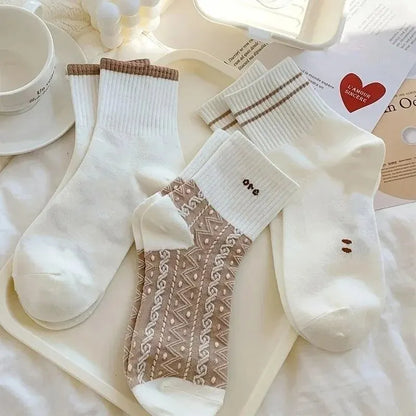 5 Pairs Women’s Cute Smiling Print Crew Socks – Soft & Comfy