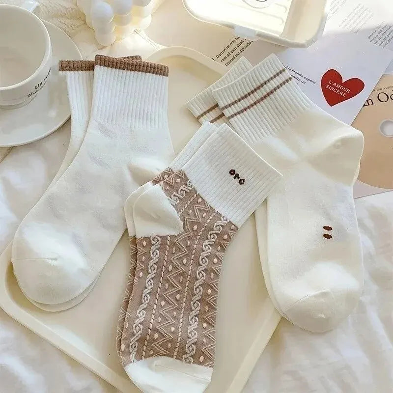 5 Pairs Women’s Cute Smiling Print Crew Socks – Soft & Comfy