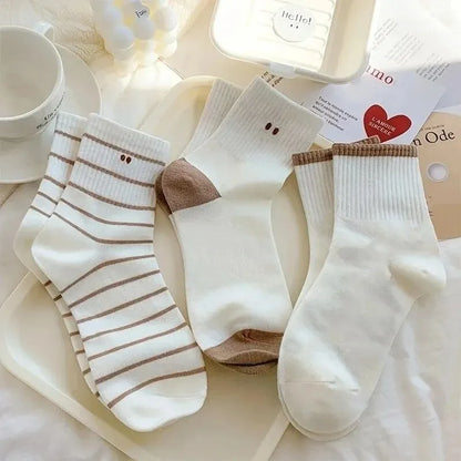 5 Pairs Women’s Cute Smiling Print Crew Socks – Soft & Comfy