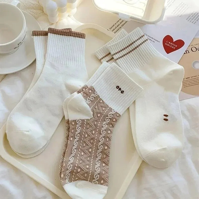 5 Pairs Women’s Cute Smiling Print Crew Socks – Soft & Comfy