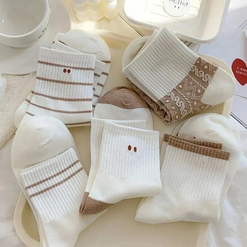 5 Pairs Women’s Cute Smiling Print Crew Socks – Soft & Comfy