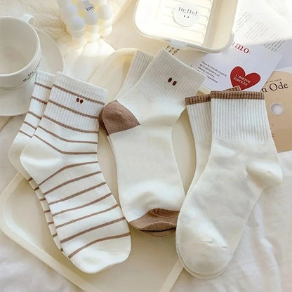 5 Pairs Women’s Cute Smiling Print Crew Socks – Soft & Comfy